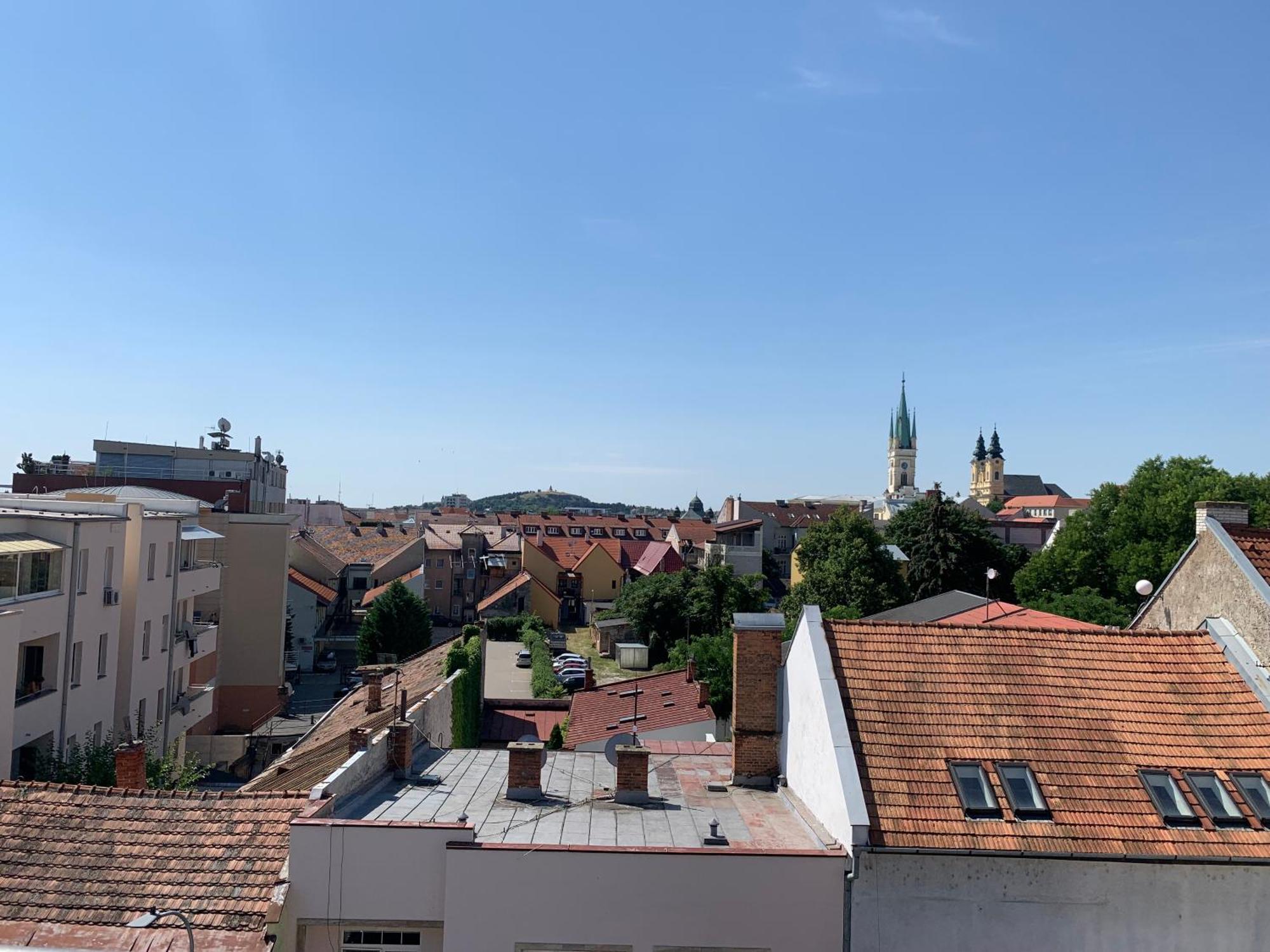 Hotel Alexander'S Νίτρα Εξωτερικό φωτογραφία
