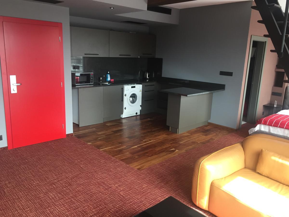 Hotel Alexander'S Νίτρα Εξωτερικό φωτογραφία